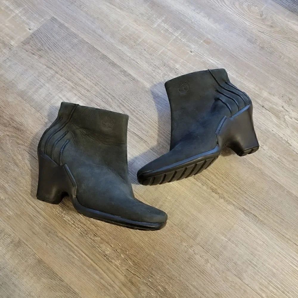 Timberland Women's side zip Bootie Grey size 7.5
